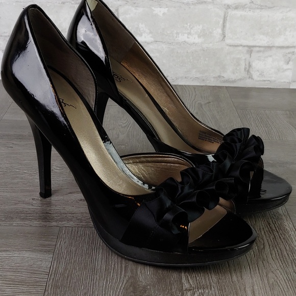 carlos santana black heels